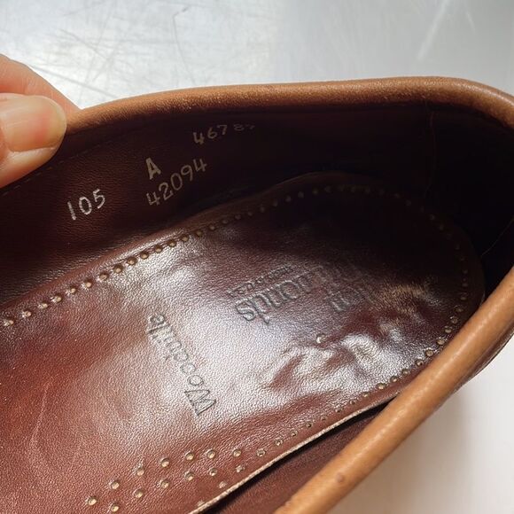 Allen Edmonds Woodville tan slip on loafers with fringe & buckle - Picture 6 of 9